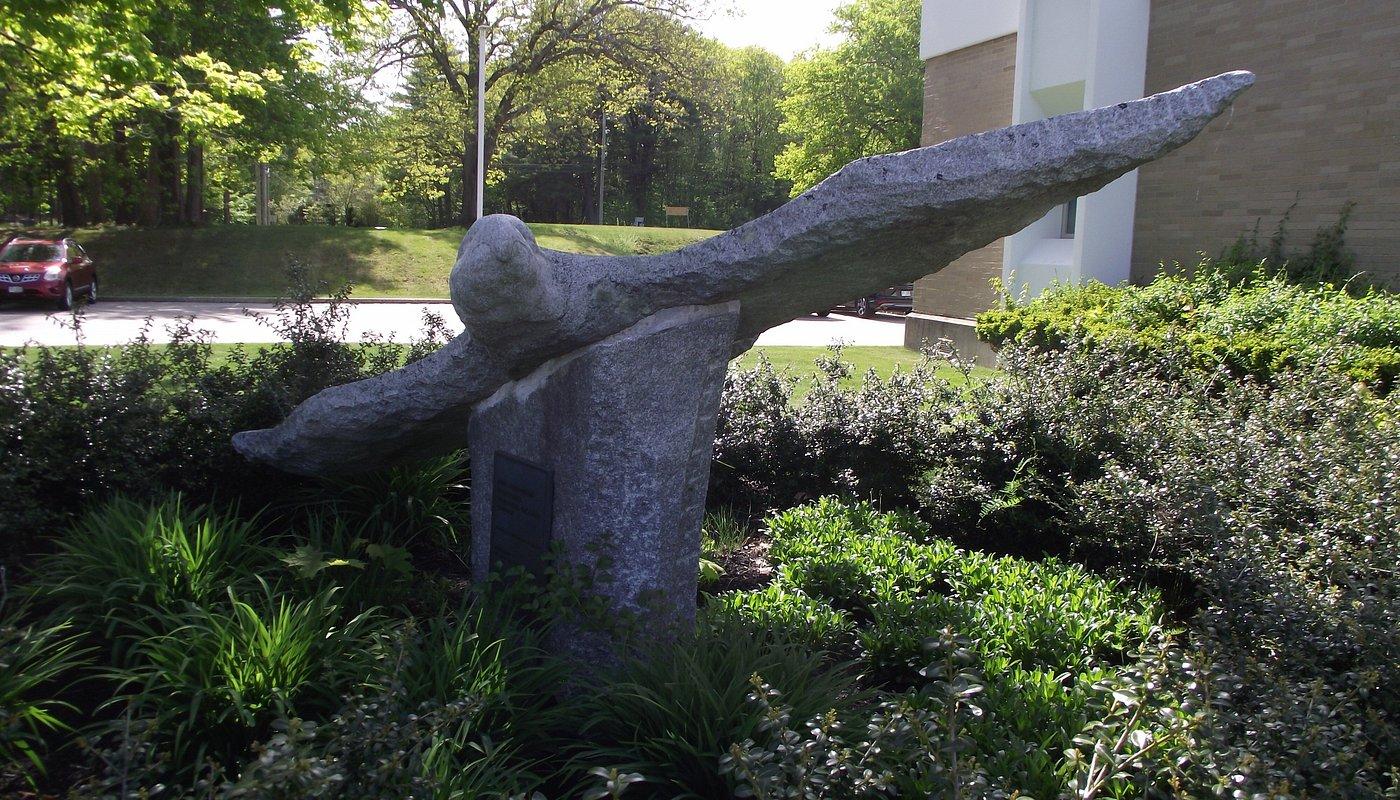 Eagle sculpture by Cabot Lyford